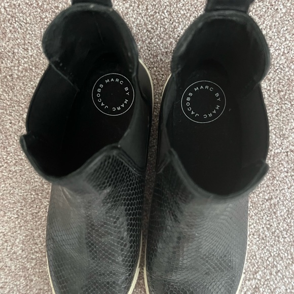 NWOB Marc Jacobs snake embossed slip on Booties. - Picture 3 of 7